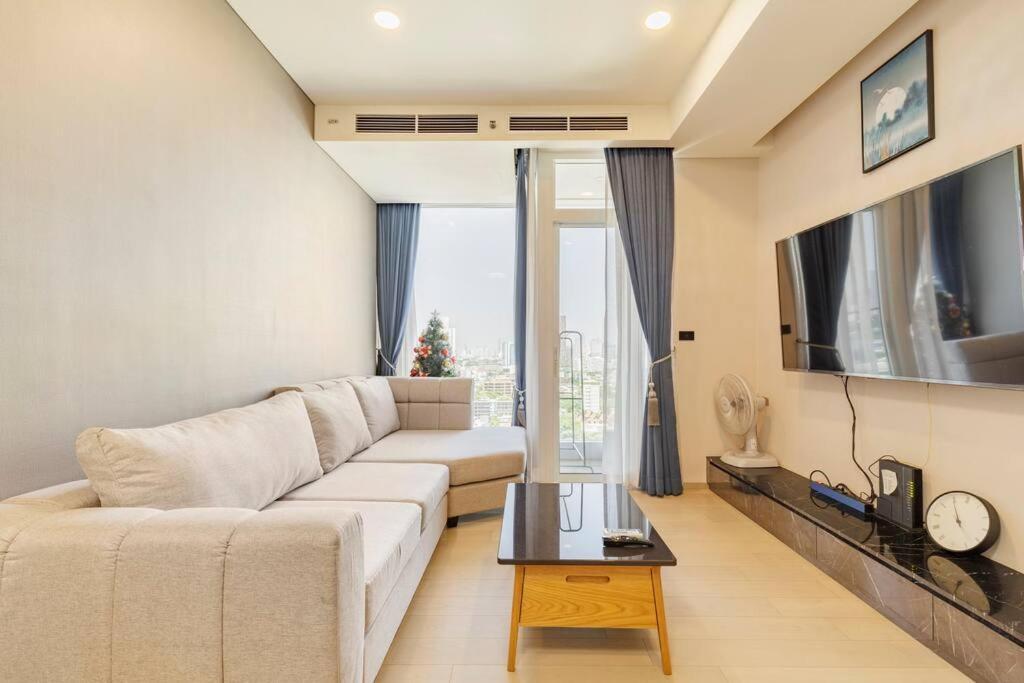 2 Bedrooms, 300 Metres Bts Ekkamai,sukhumvit * Bangkok