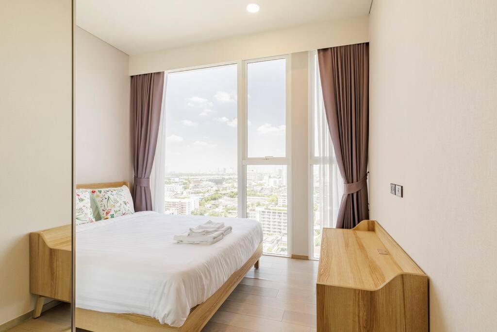 2 Bedrooms, 300 Metres Bts Ekkamai,sukhumvit Bangkok