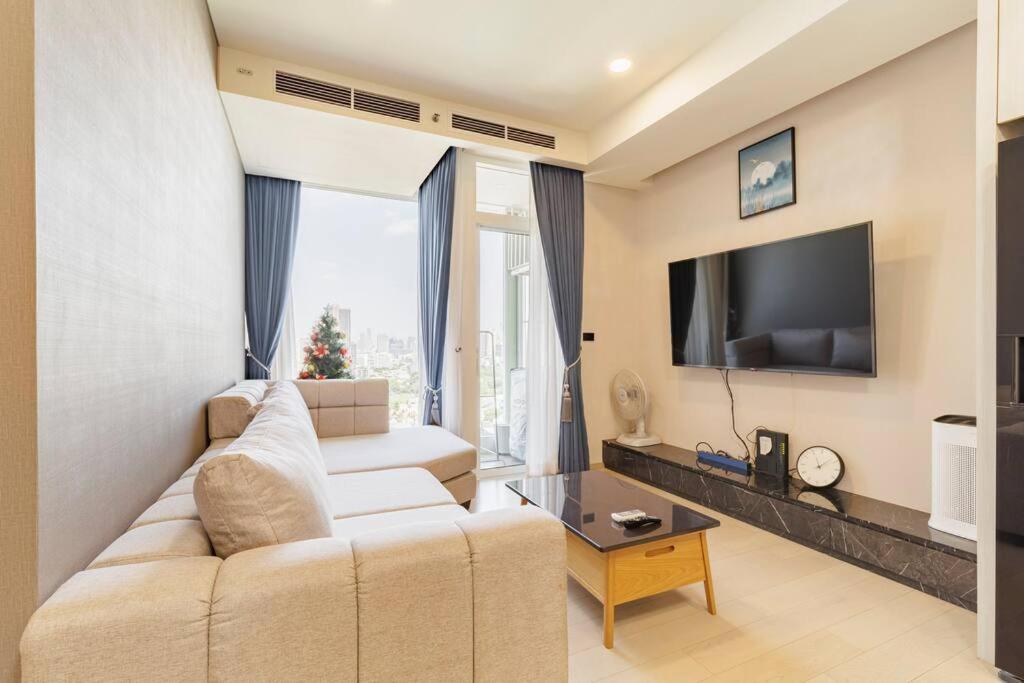 Apartment 2 Bedrooms, 300 Metres Bts Ekkamai,sukhumvit *