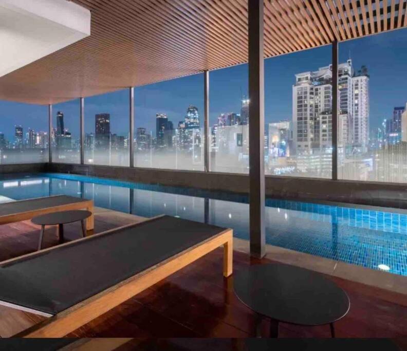 Apartment 2 Bedrooms, 300 Metres Bts Ekkamai,sukhumvit Bangkok
