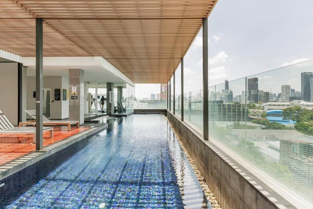 2 Bedrooms, 300 Metres Bts Ekkamai,sukhumvit *