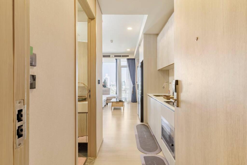 2 Bedrooms, 300 Metres Bts Ekkamai,sukhumvit * Bangkok