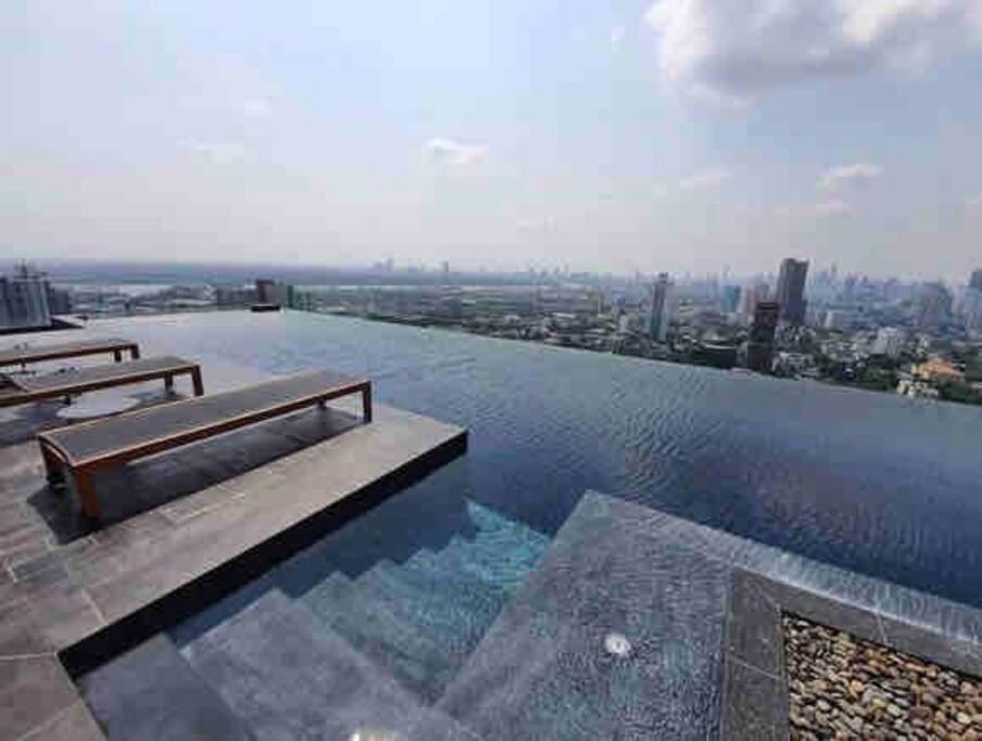2 Bedrooms, 300 Metres Bts Ekkamai,sukhumvit Apartment