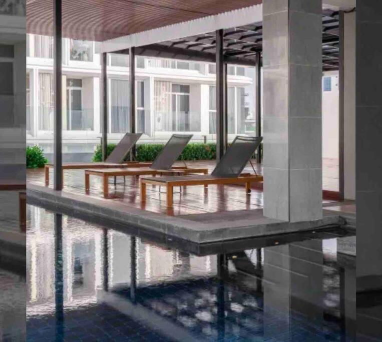 2 Bedrooms, 300 Metres Bts Ekkamai,sukhumvit Apartment