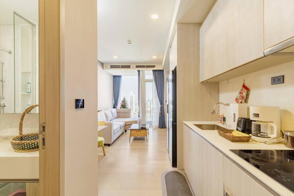 2 Bedrooms, 300 Metres Bts Ekkamai,sukhumvit * Bangkok
