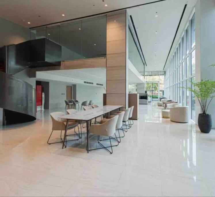 2 Bedrooms, 300 Metres Bts Ekkamai,sukhumvit