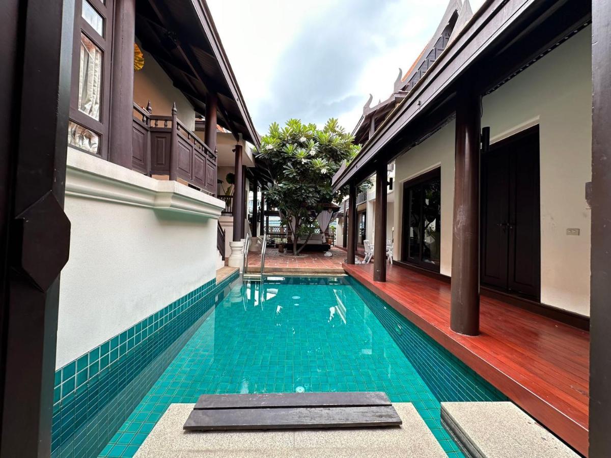 Centre Luxurious Villa *