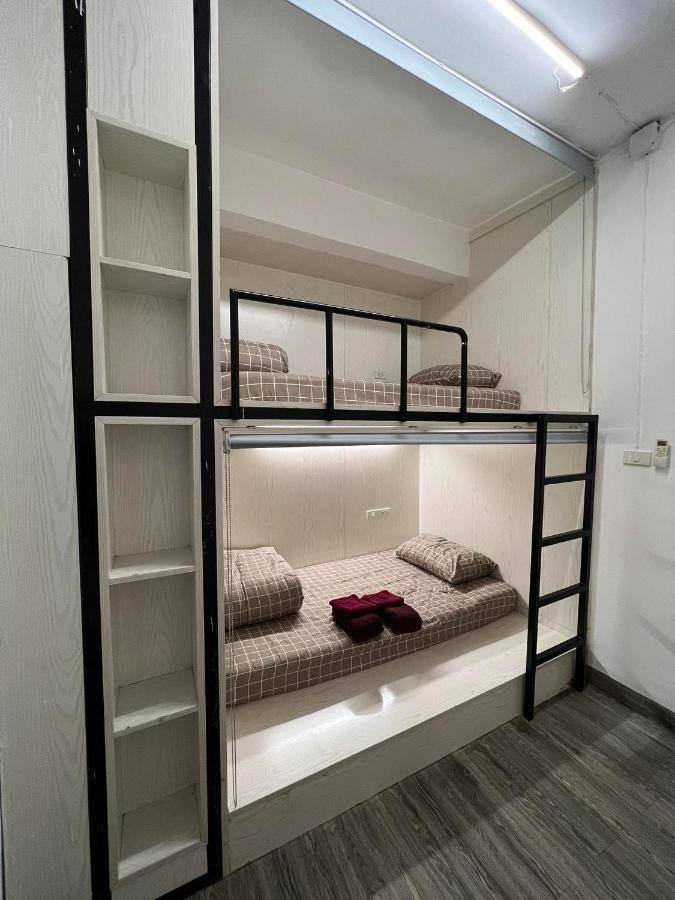 Comfy Crib Hostel *