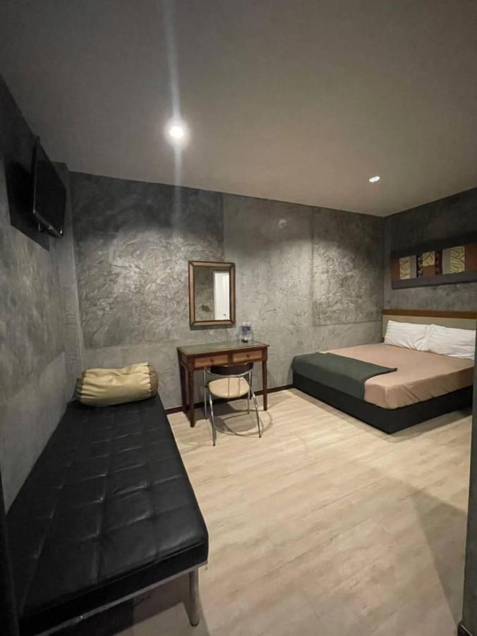 Atroomhostel Hostel