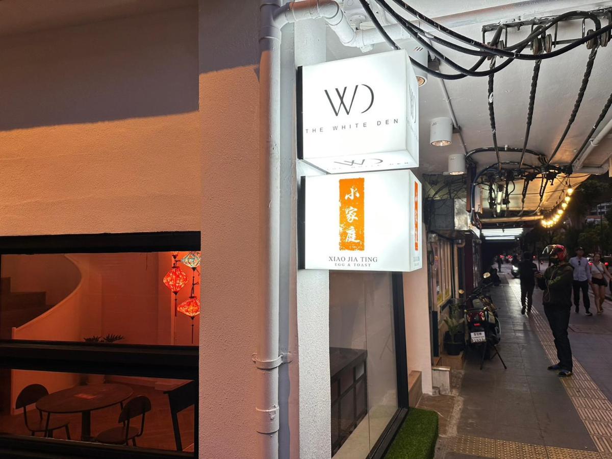 Albergue The White Den Sukhumvit 44 *