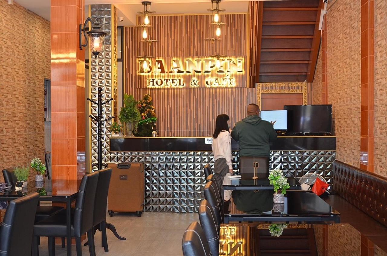 Baanpin & Cafe Hostel *