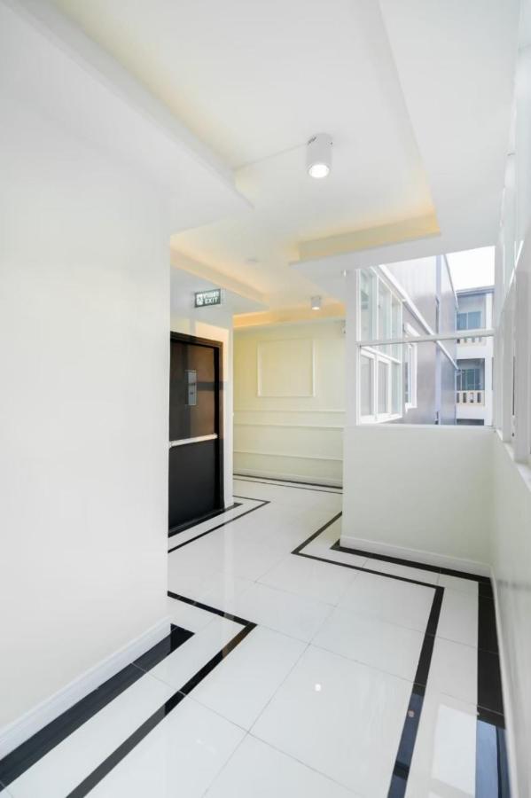 Metro Link Ratchada Hotel 3*