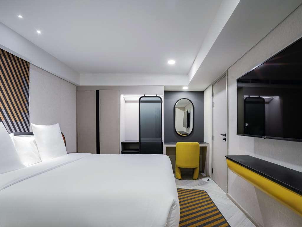 Tribe Living Sukhumvit 39 By Accorhotels Hotel