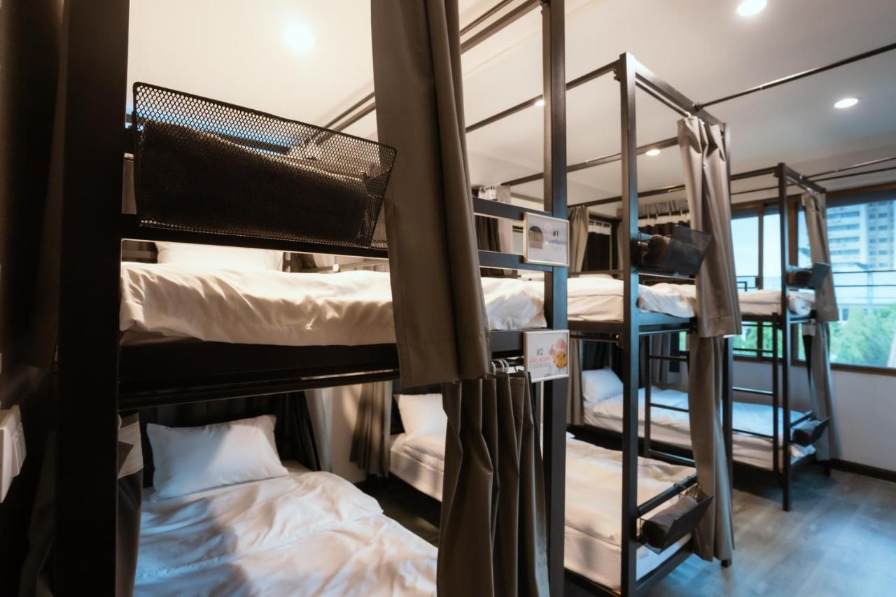420 - Ekkamai Buds & Beds Hostel