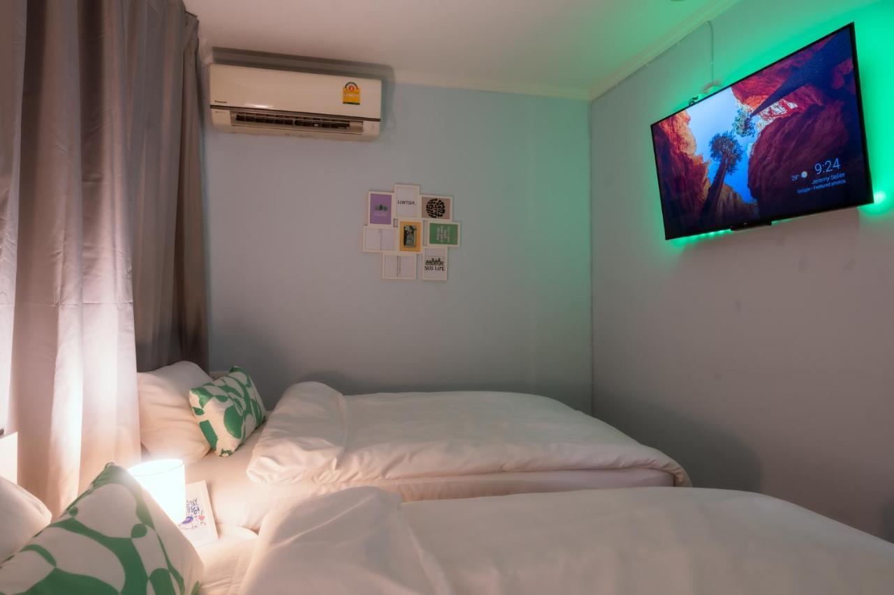 420 - Ekkamai Buds & Beds Hostel Bangkok