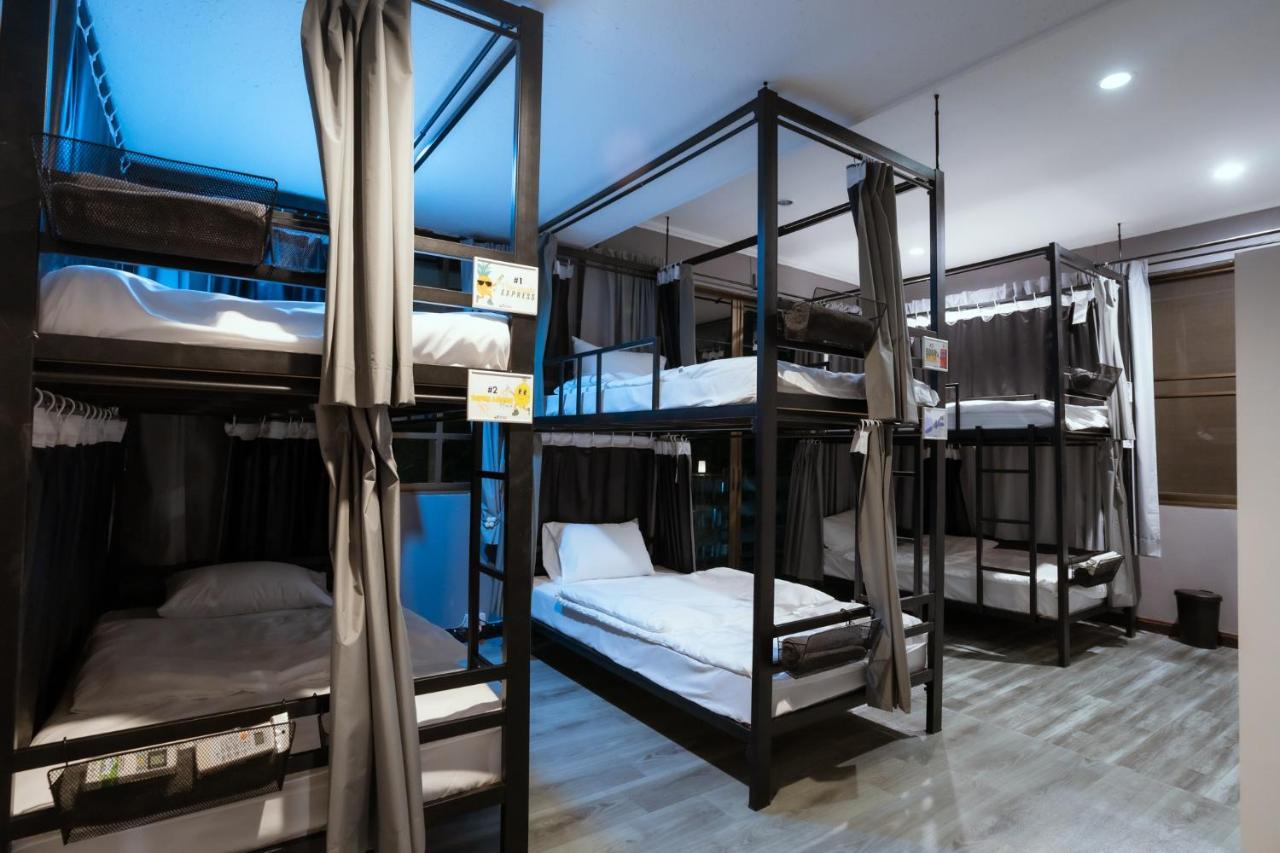 420 - Ekkamai Buds & Beds * Bangkok