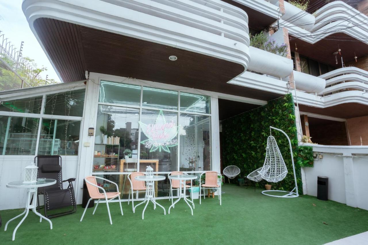 420 - Ekkamai Buds & Beds Hostel