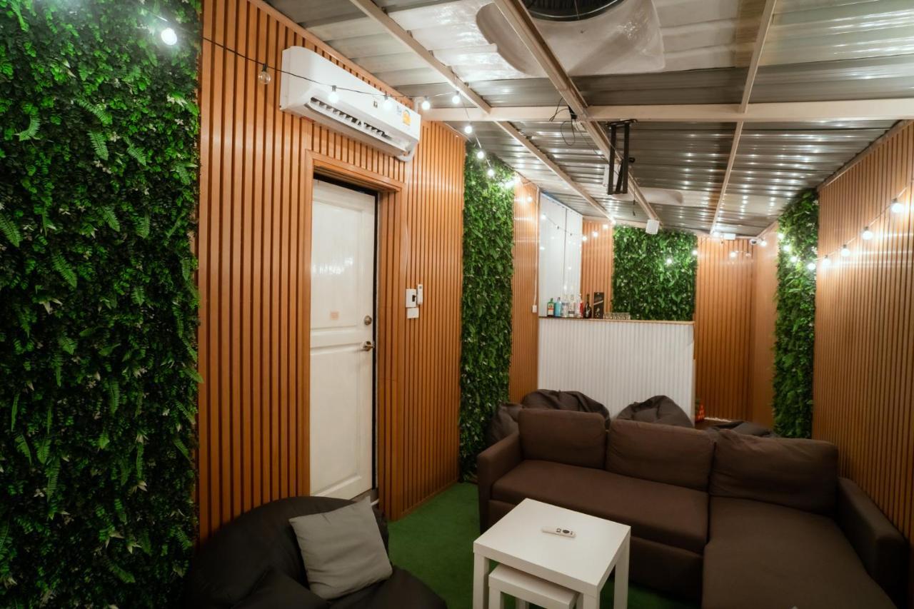 Hostel 420 - Ekkamai Buds & Beds Bangkok