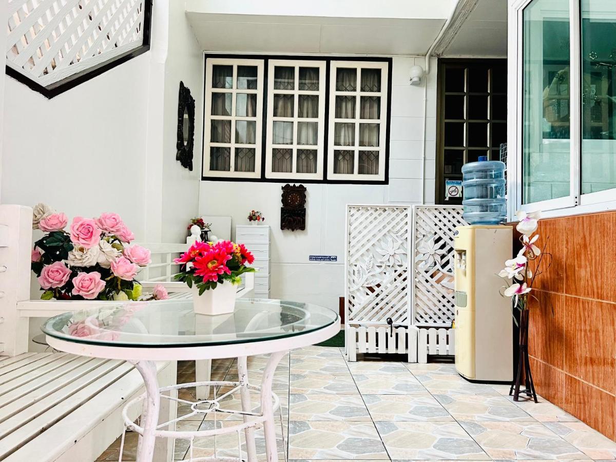 Ree House-asoke Bts * Bangkok