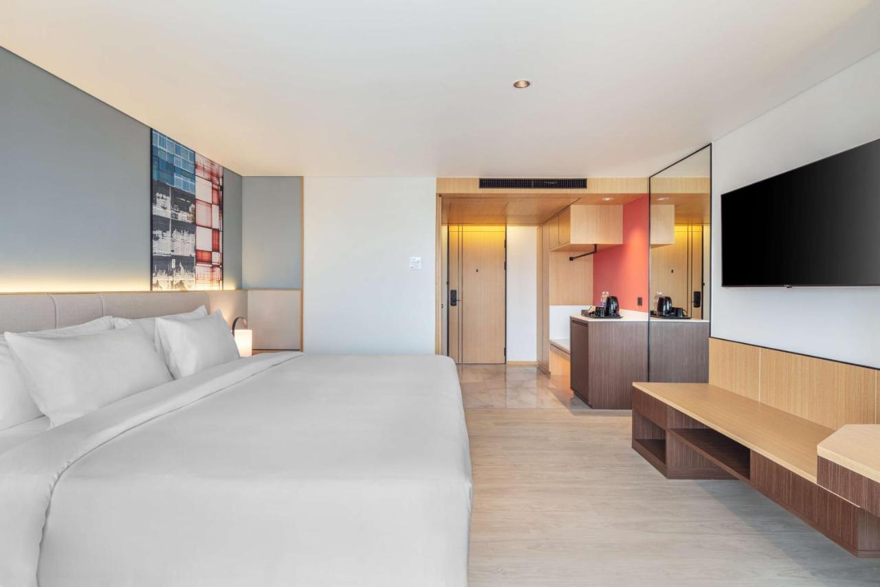Western Click Sathorn 11 Bangkok