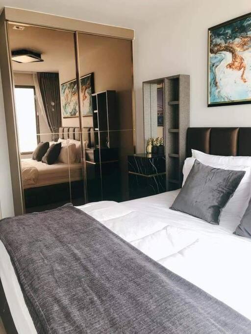 1 Bedroom Plus@42th Fl /2-3 Min Walk To Bts Mrt Ladprao Pangsapuri