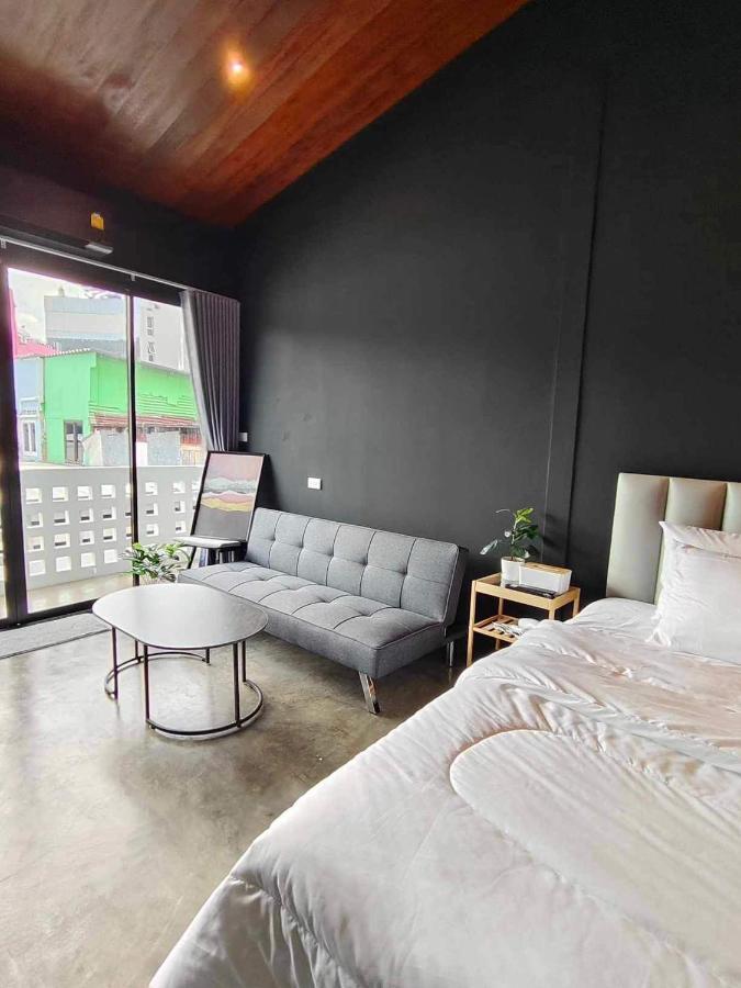 Mr Black & Ms White -self Check In Apartamento