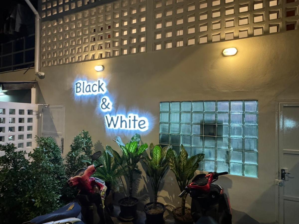 Mr Black & Ms White -self Check In Apartamento *