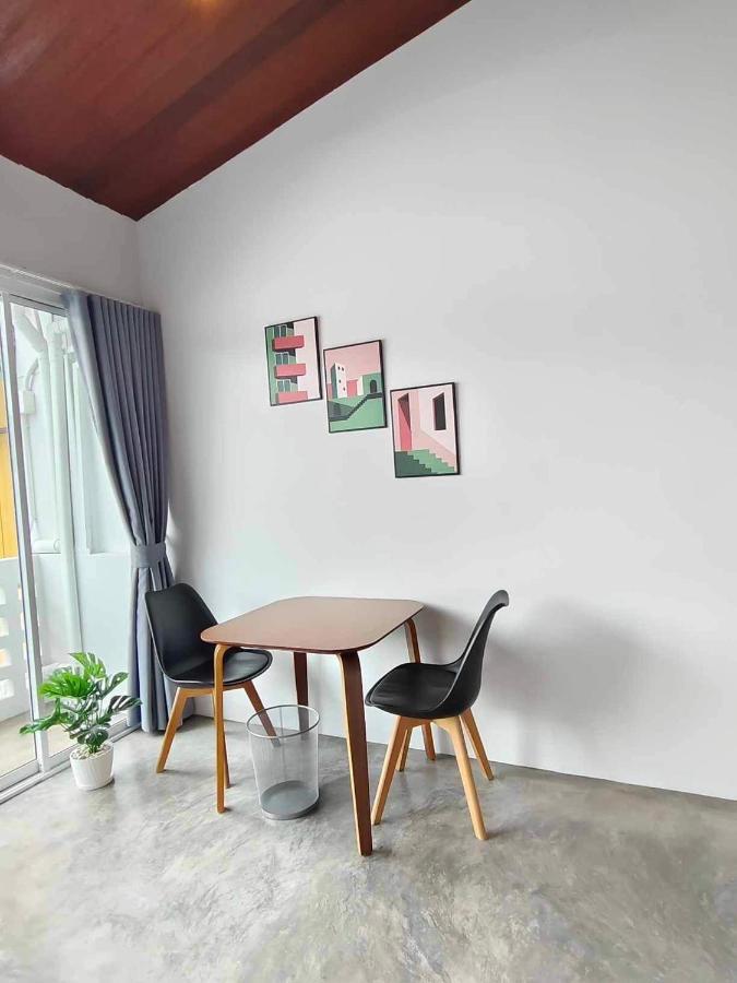 Mr Black & Ms White -self Check In Apartamento Banguecoque