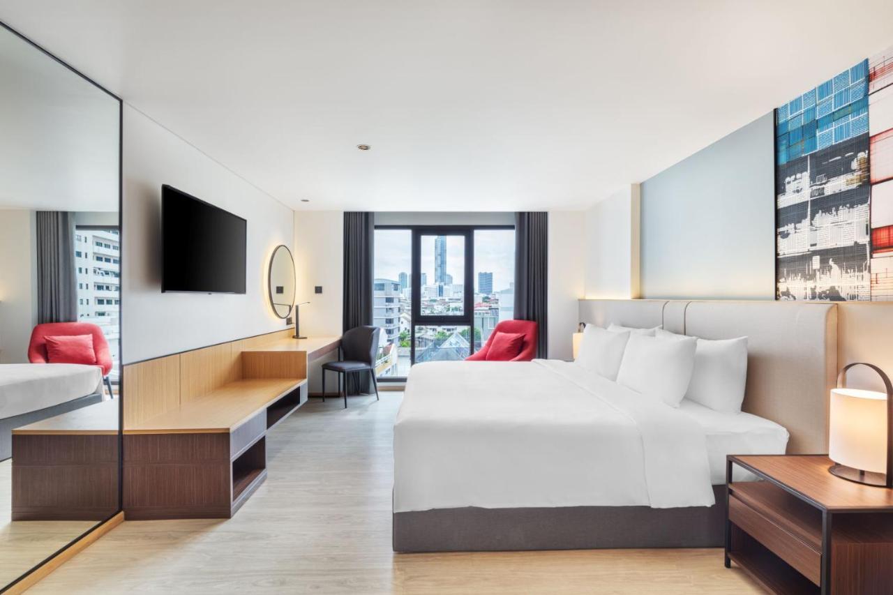 Western Click Sathorn 11 Hotel
