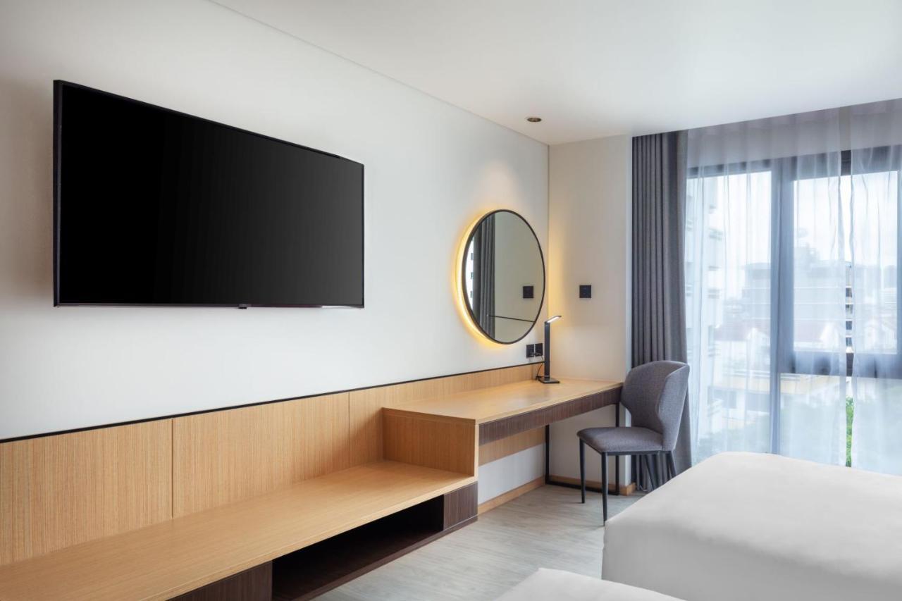 Western Click Sathorn 11