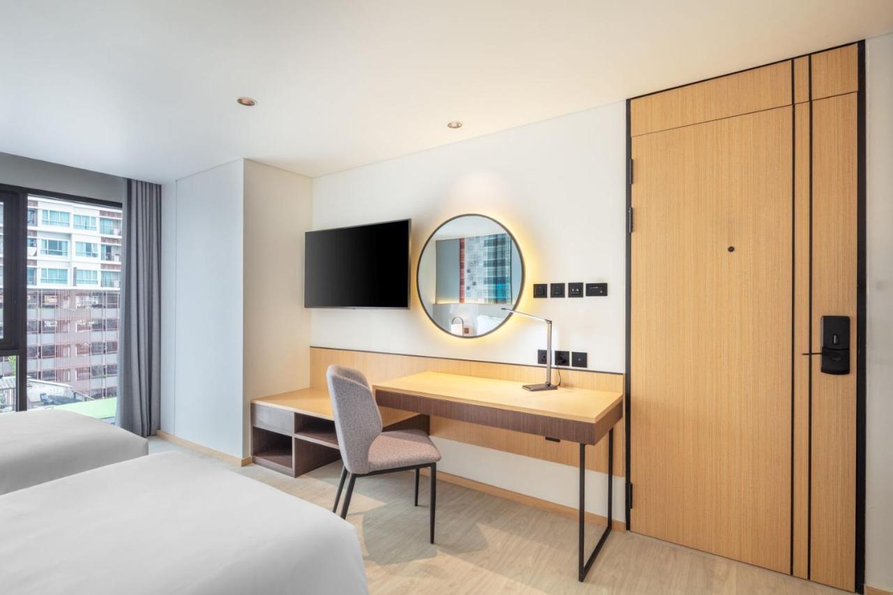 Western Click Sathorn 11 Bangkok