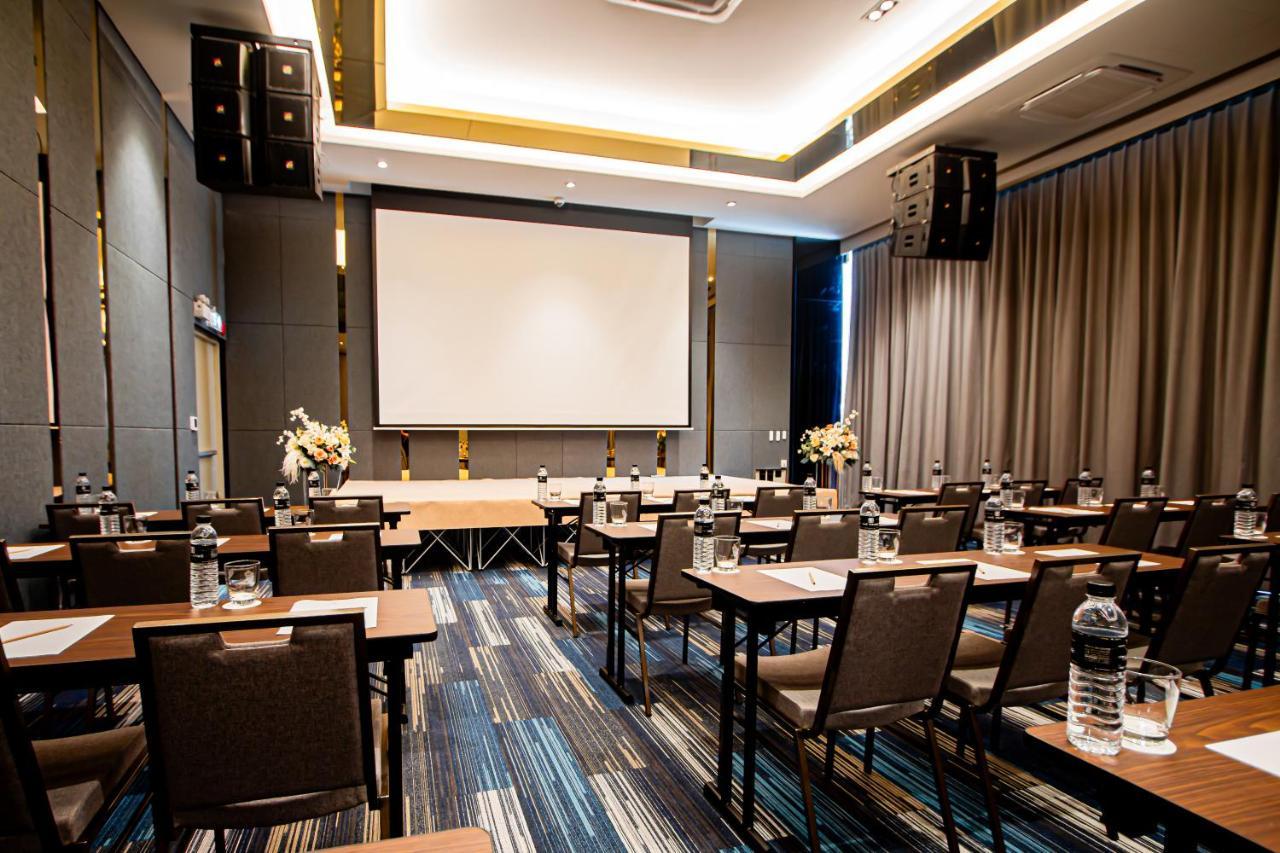 Frame Hotel