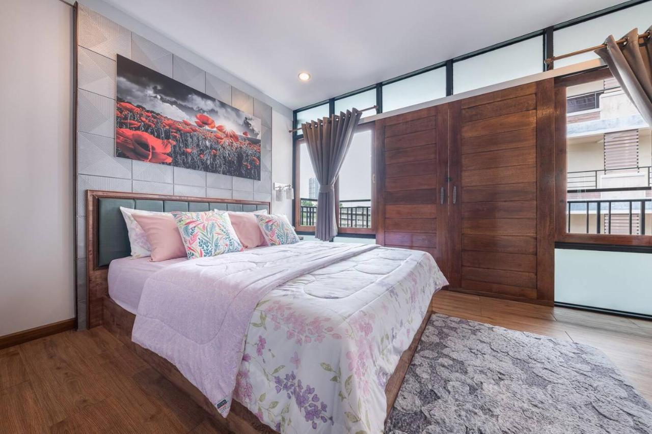 Thananya Bangkok