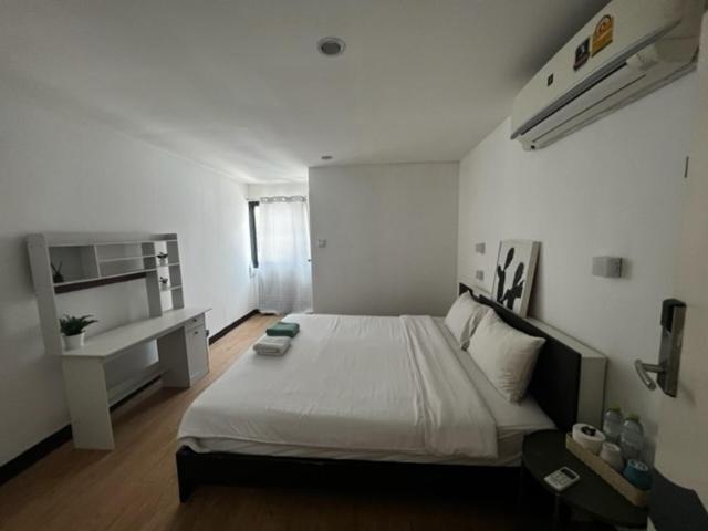 Hostel Owl's Nest Suk 30