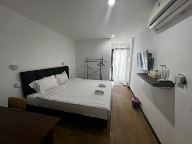 Hostel Owl's Nest Suk 30