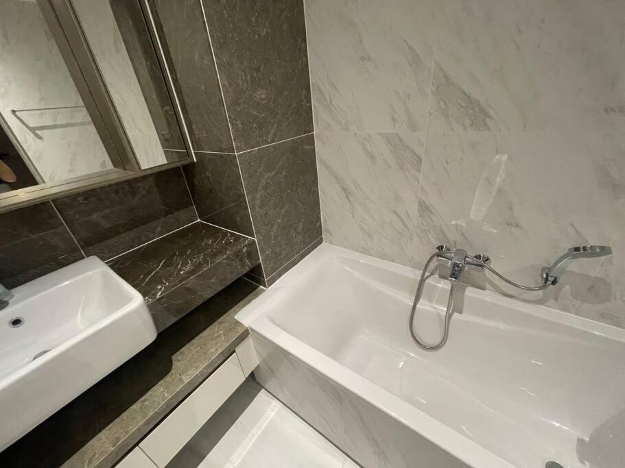 Apartment Aoske Terminal21 Nana Two Bedroom 暹罗 四面佛 火车夜市 813 *