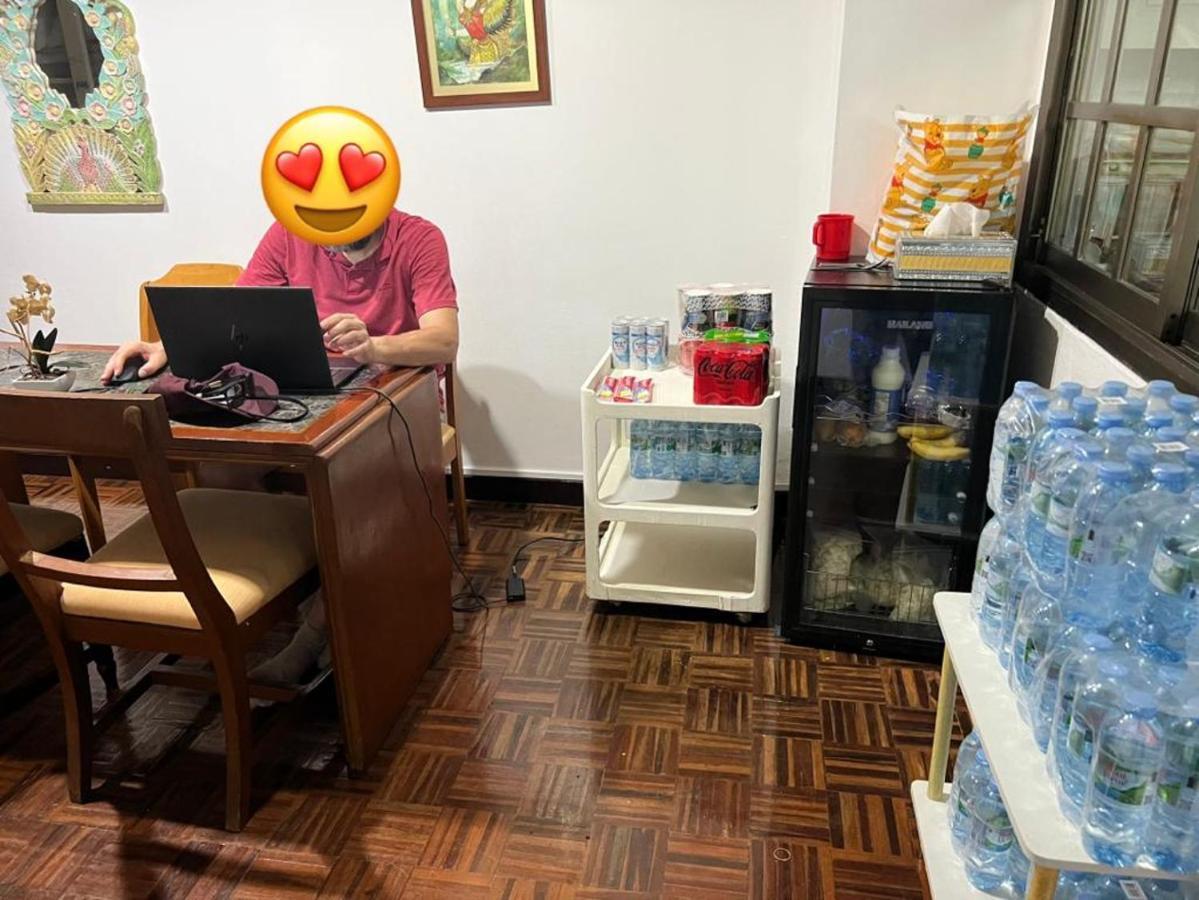 Ree House-asoke Bts Bed & Breakfast