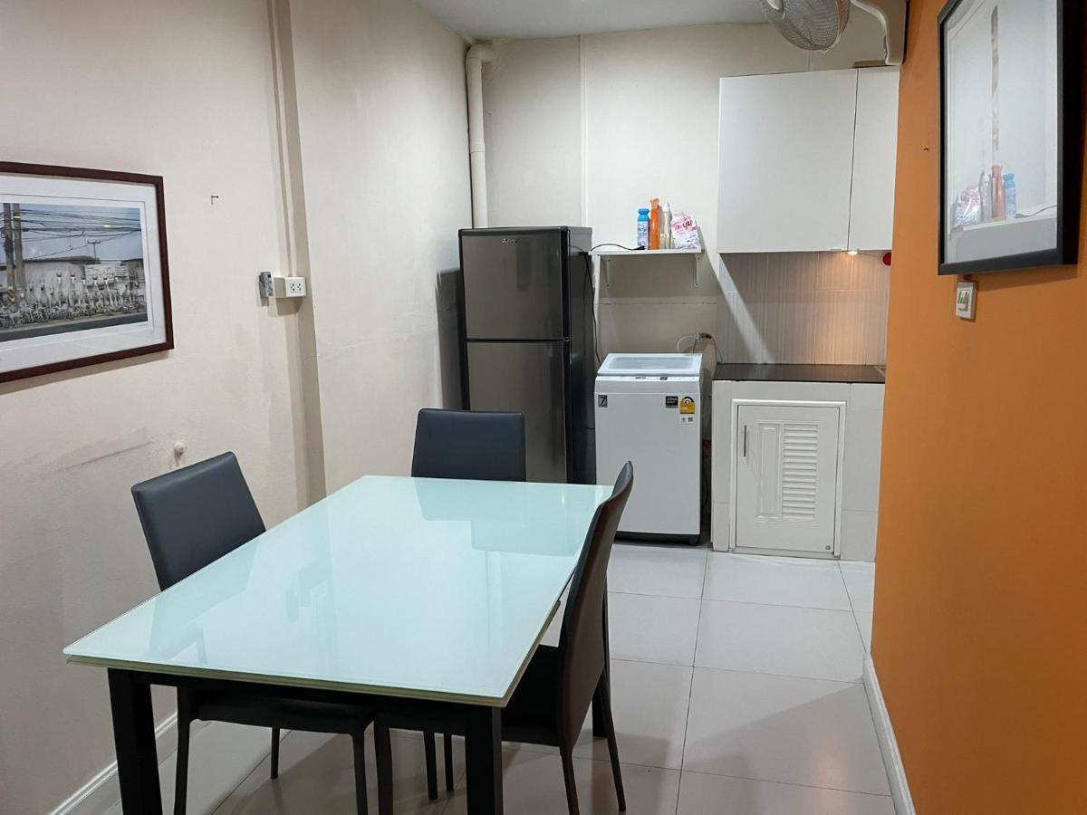 Townhouse 2 Floors @lertubon Watcharaphon Apartment *