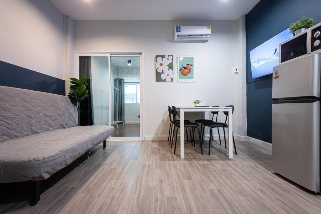 Apartment A2 Comfortable Space Wt Kitchen Bangkok
