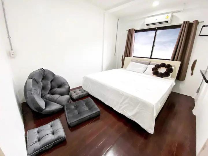 3br Entire House Next To Skytrain *