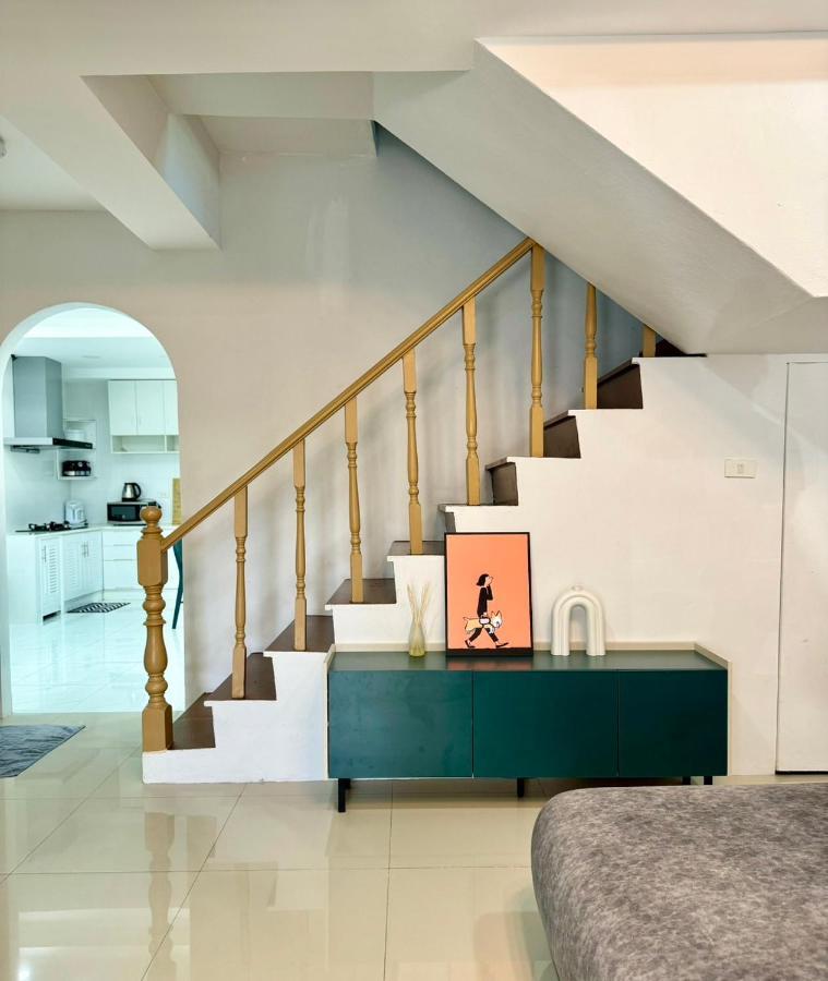 Miq Hk111-4br Ratchada-huaykwang 14pax Apartment