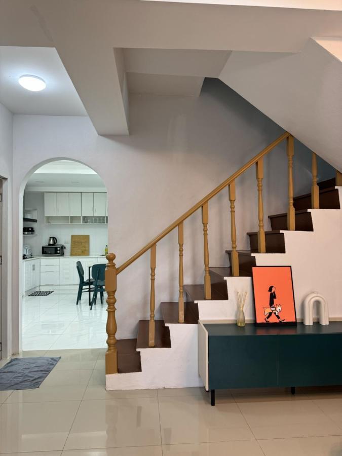 Miq Hk111-4br Ratchada-huaykwang 14pax Apartment *