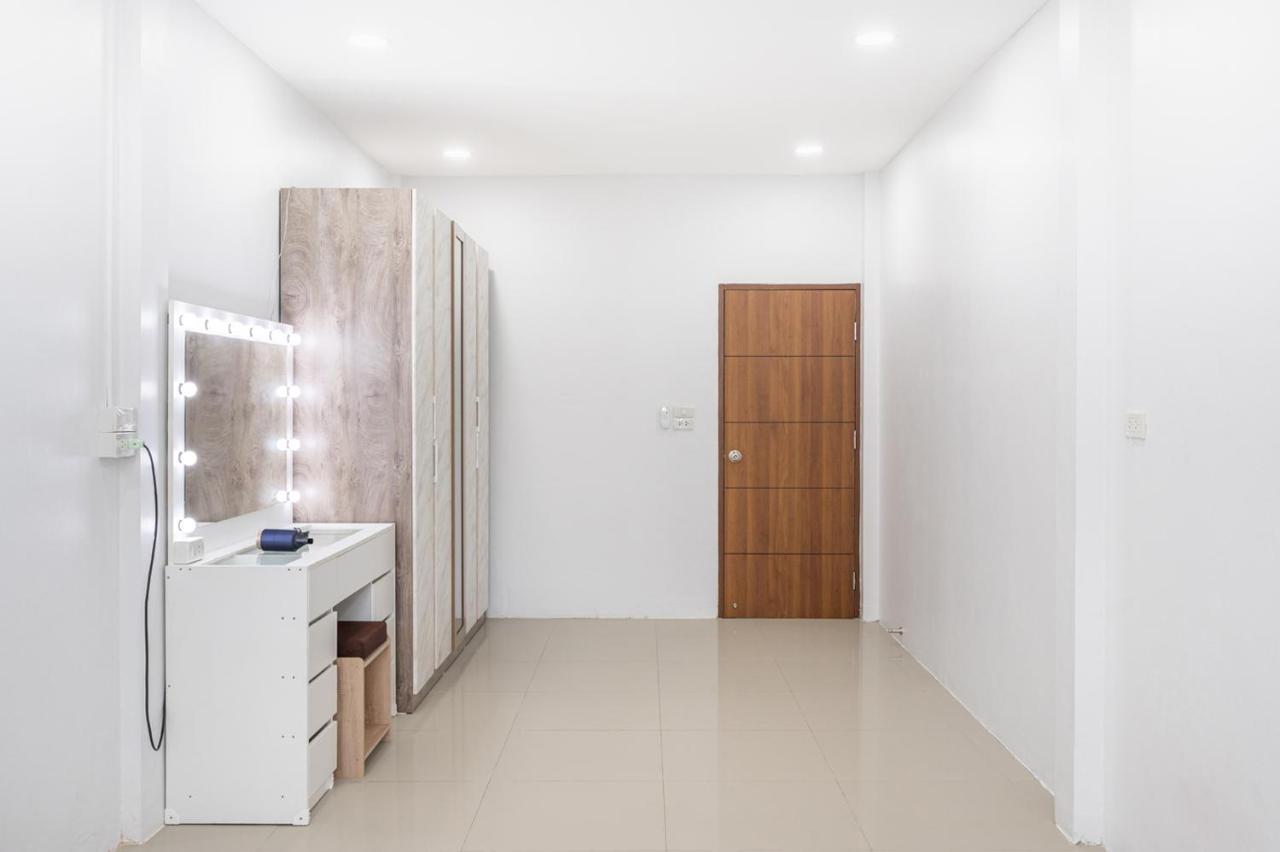 Apartment Miq Hk111-4br Ratchada-huaykwang 14pax *