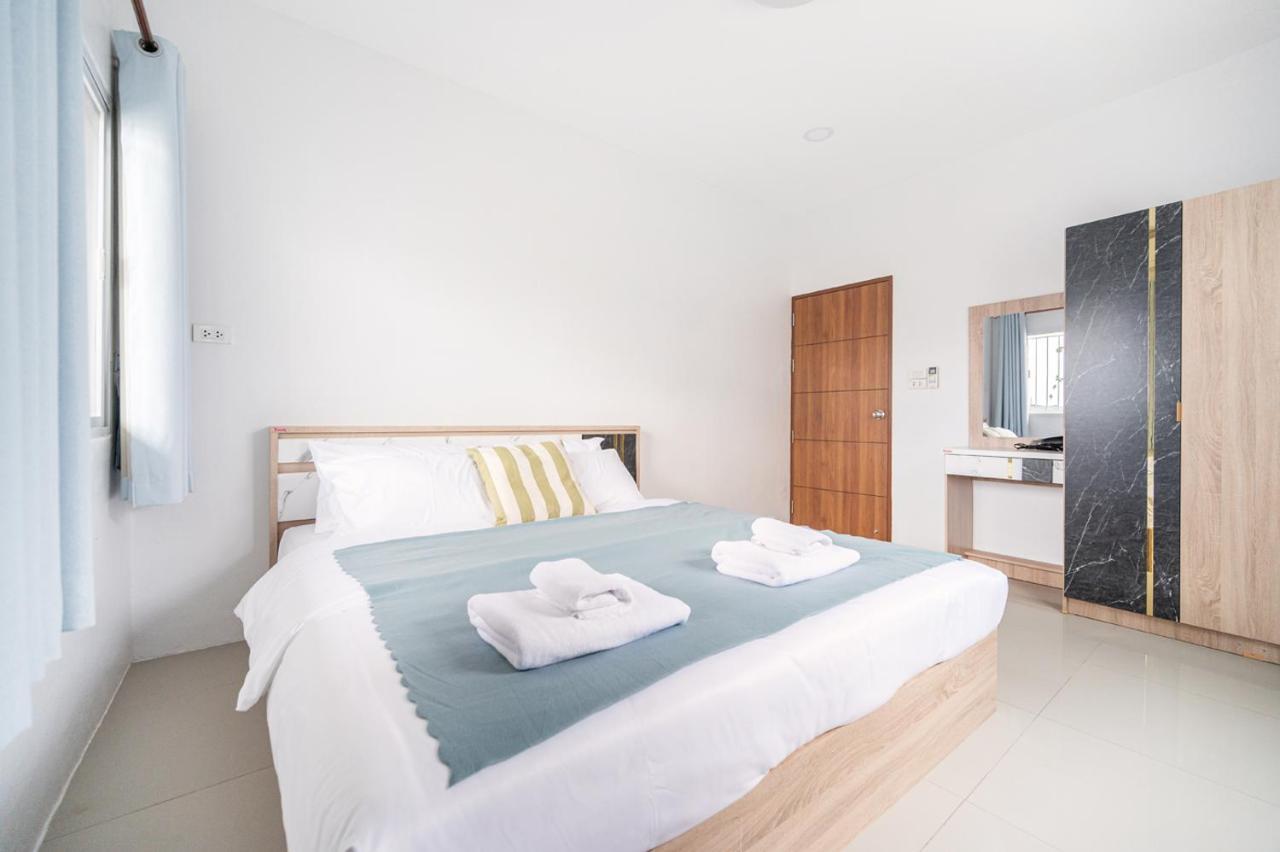 Apartemen Miq Hk111-4br Ratchada-huaykwang 14pax