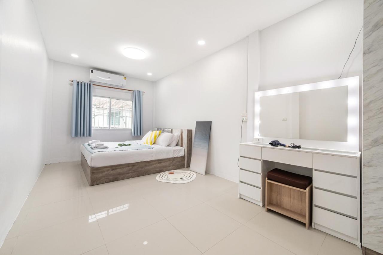 Miq Hk111-4br Ratchada-huaykwang 14pax Apartemen *