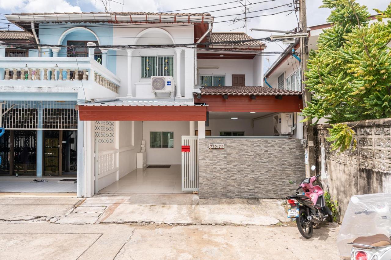 Miq Hk111-4br Ratchada-huaykwang 14pax Apartment