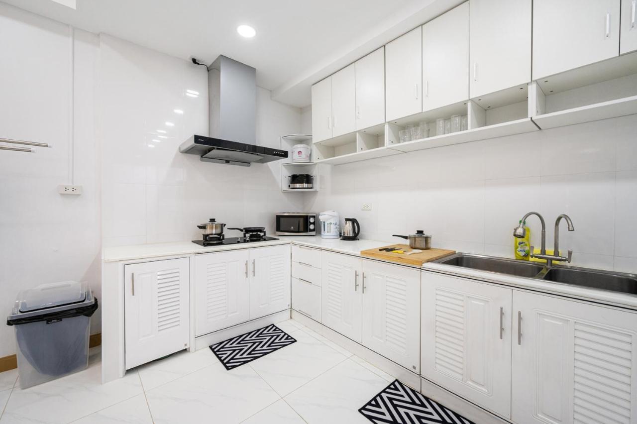 Miq Hk111-4br Ratchada-huaykwang 14pax *