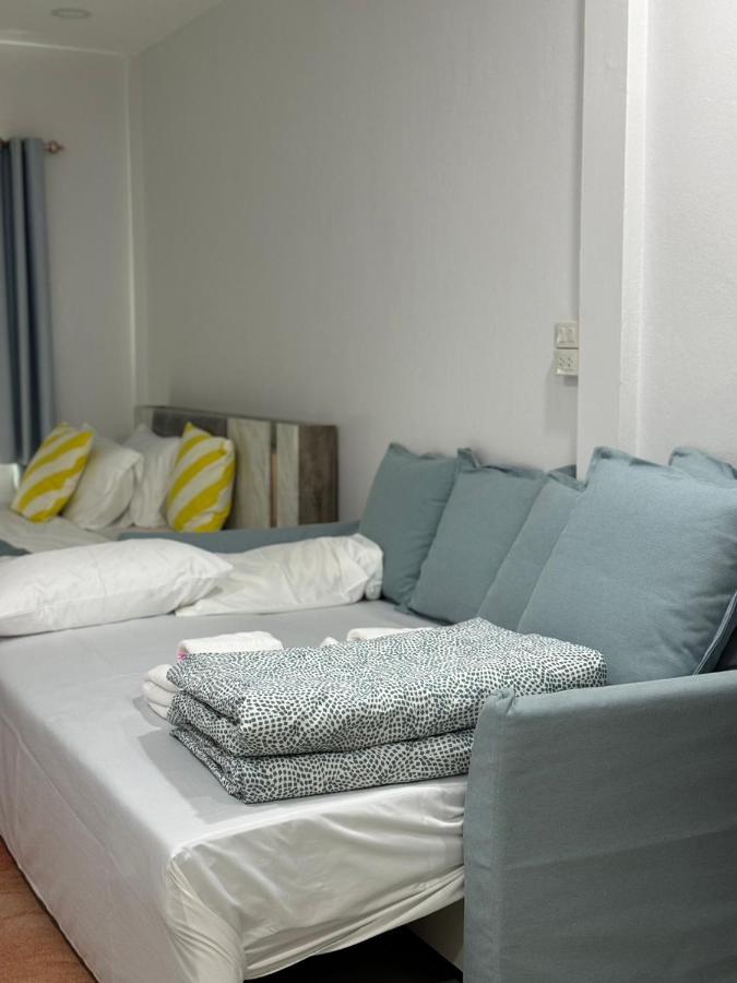 Miq Hk111-4br Ratchada-huaykwang 14pax Apartment Bangkok