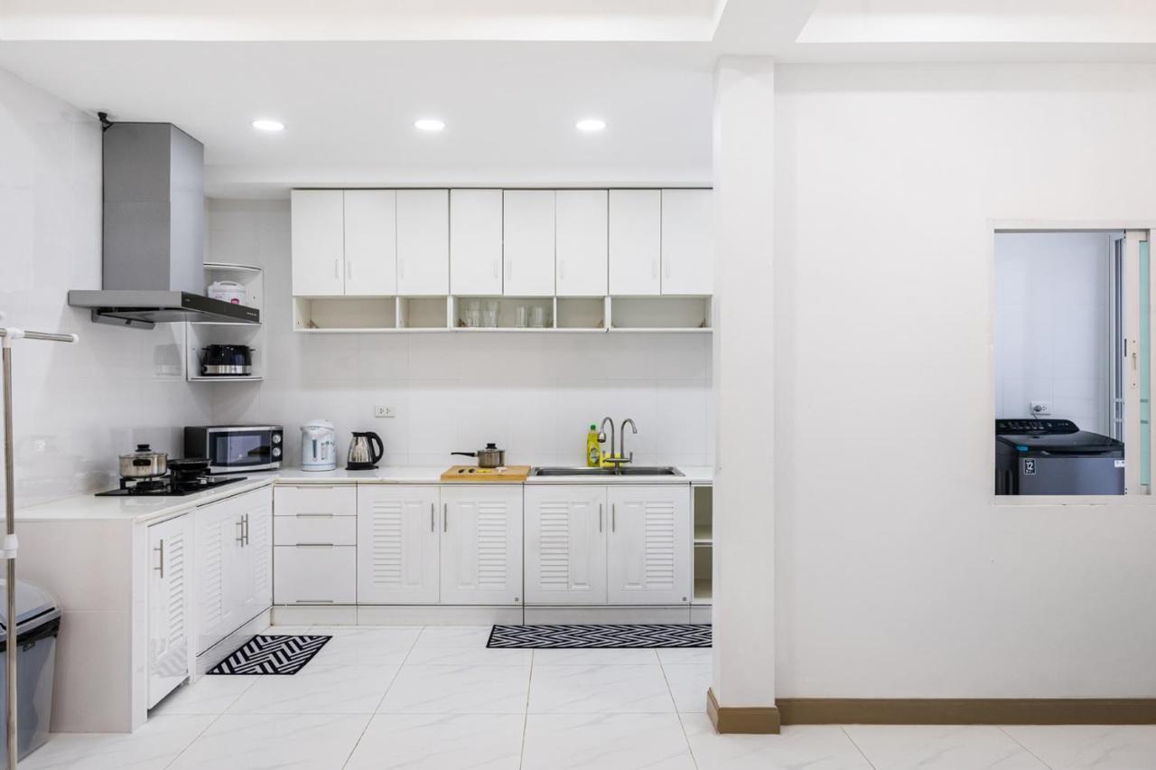 Miq Hk111-4br Ratchada-huaykwang 14pax Apartemen *