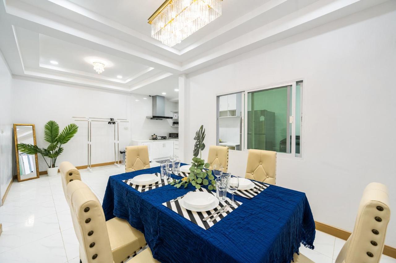 Miq Hk111-4br Ratchada-huaykwang 14pax Apartment Bangkok